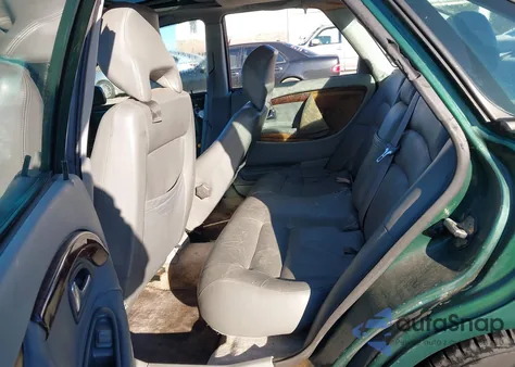 2000 Volvo S40 A/As из США, поврежденный, VIN YV1VS2557YF569401